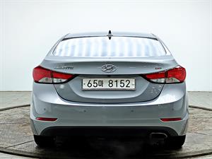 HYUNDAI Avante - Vista 6