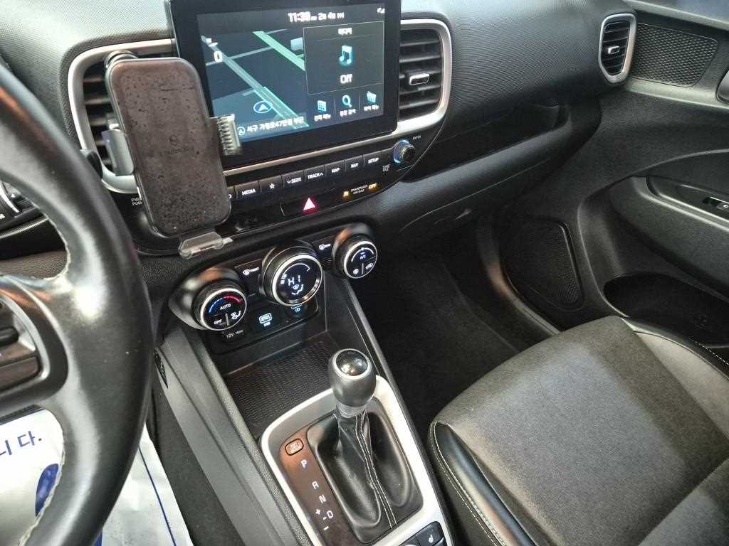 HYUNDAI Venue - Vista 10