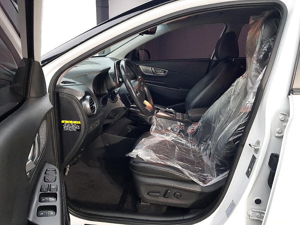 HYUNDAI Kona - Vista 8