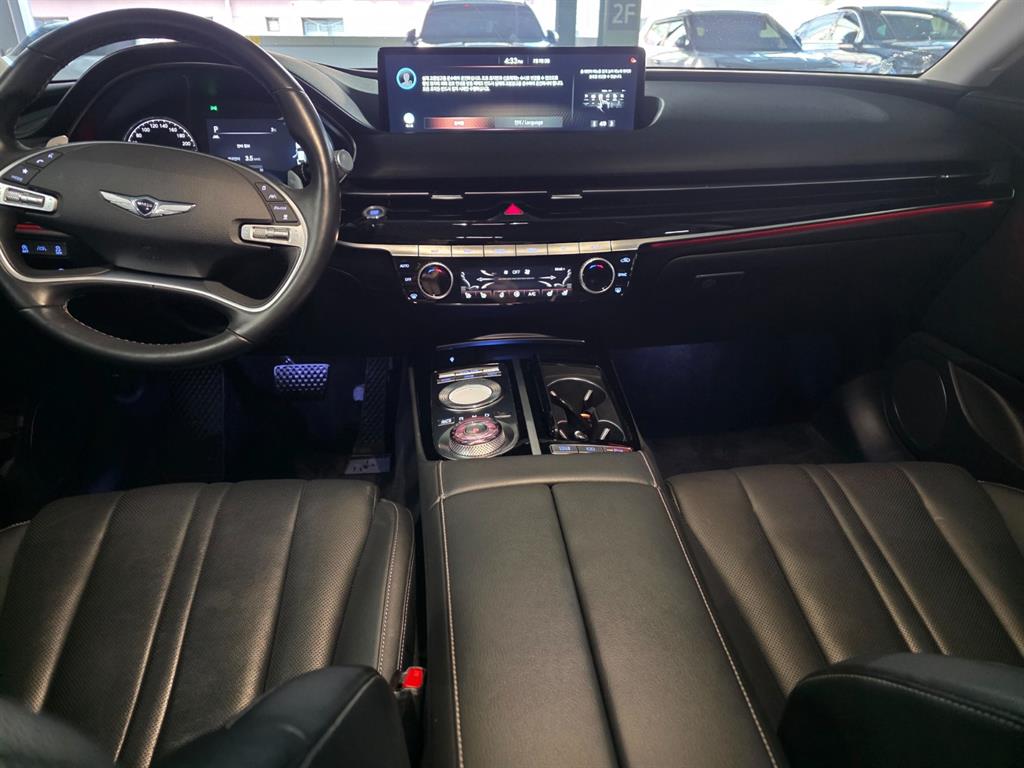 Genesis G80 - Vista 10