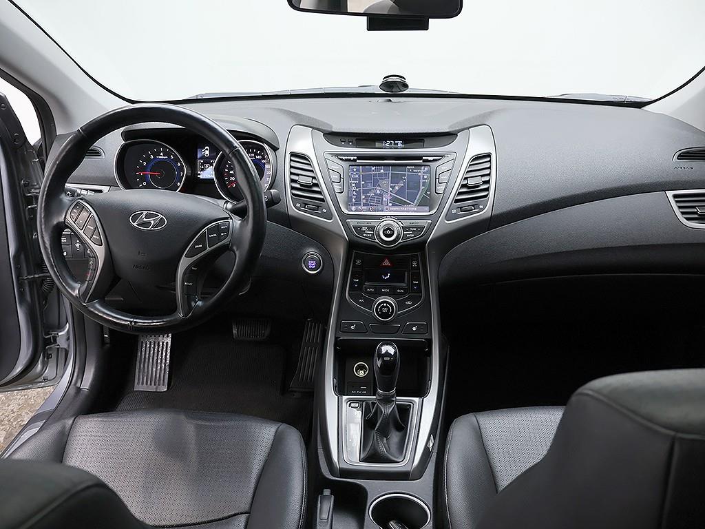 HYUNDAI Avante - Vista 9