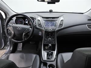 HYUNDAI Avante - Vista 10