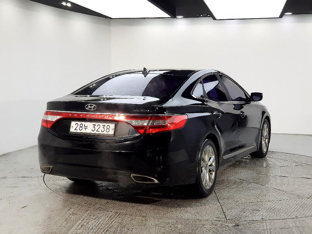 HYUNDAI Grandeur - Vista 4