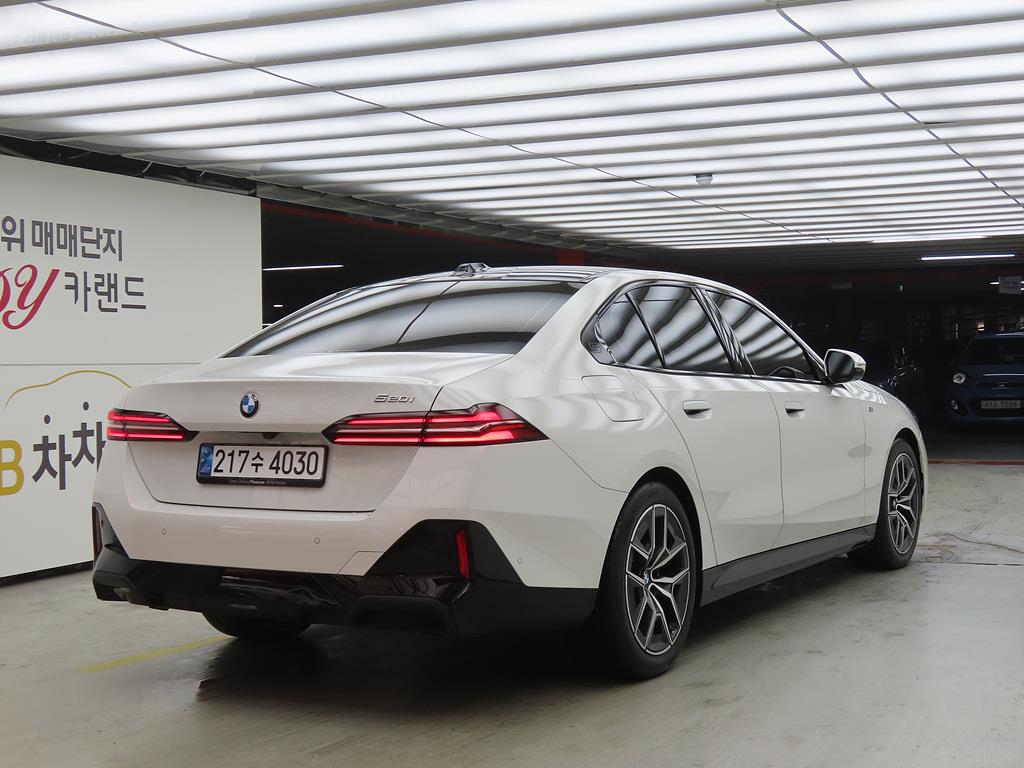 BMW 5 Series - Vista 4