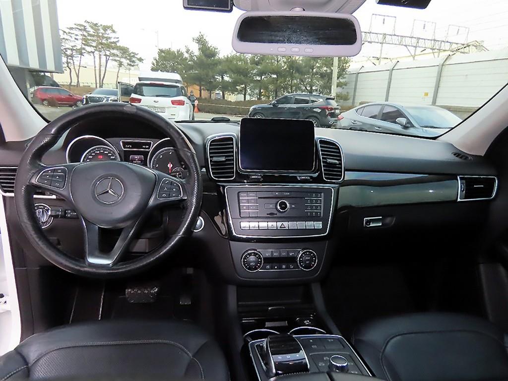 Mercedes Benz GLE Class - Vista 7