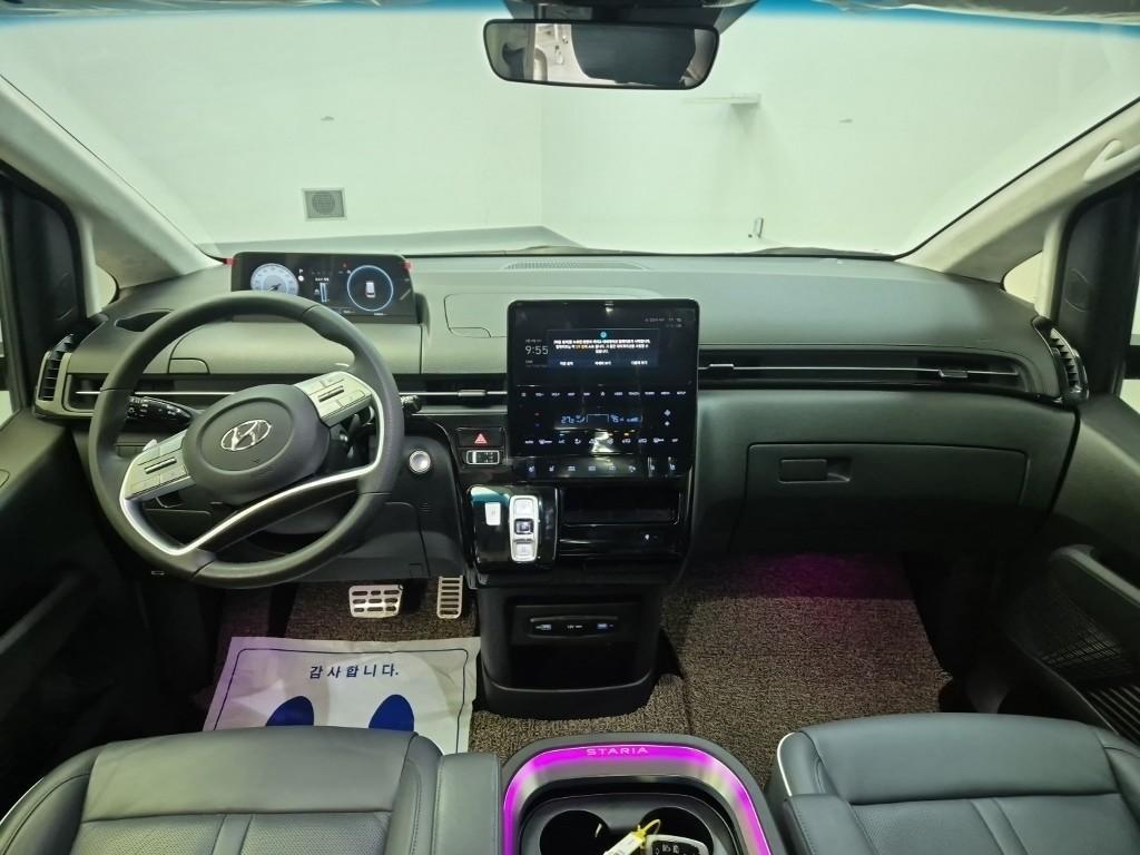 HYUNDAI Staria - Vista 7