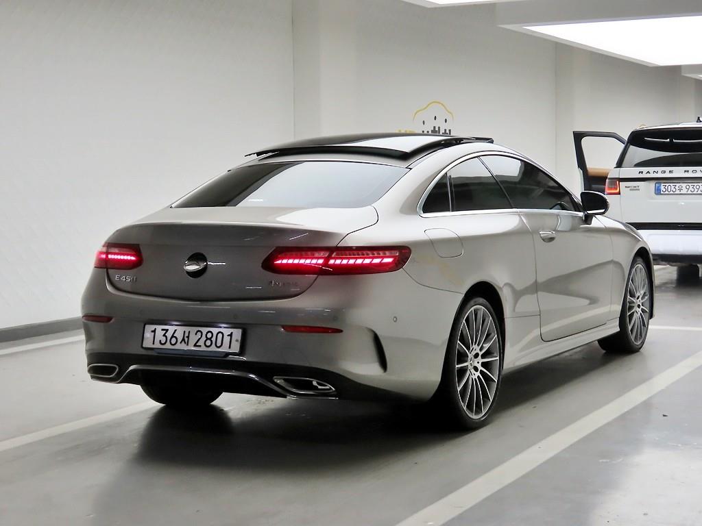 Mercedes Benz E class - Vista 4