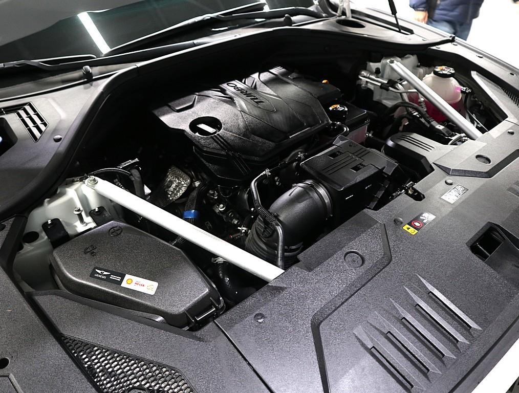 Genesis GV70 - Vista 6