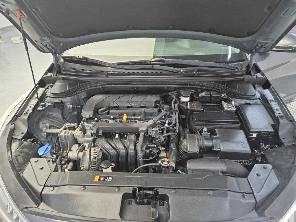 HYUNDAI Avante - Vista 5