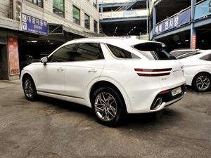 Genesis GV70 - Vista 6