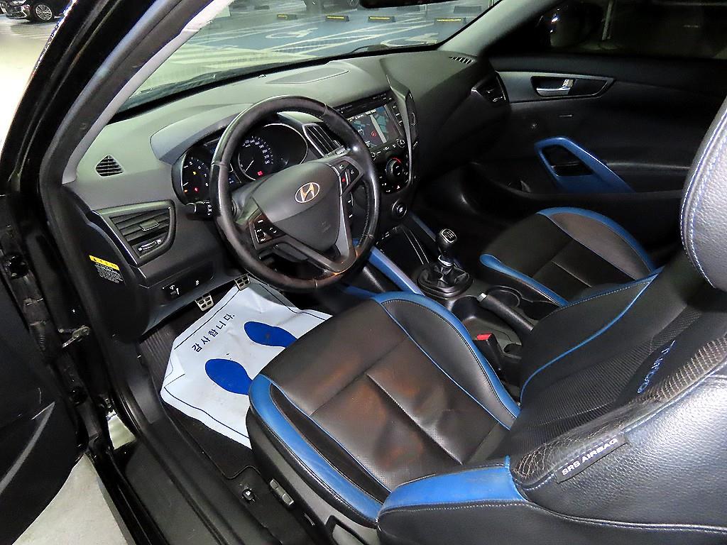 HYUNDAI Veloster - Vista 10