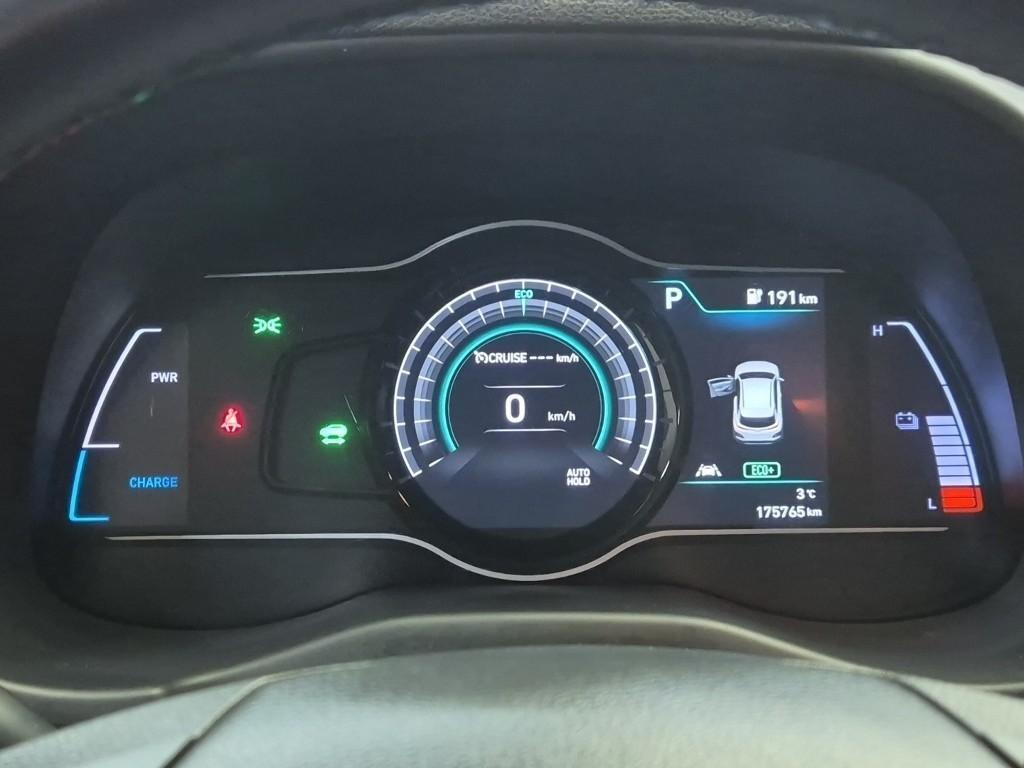 HYUNDAI Kona - Vista 6