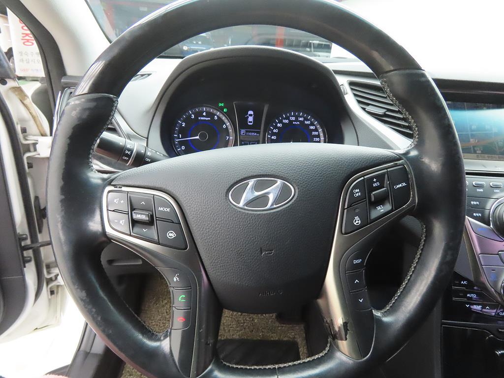 HYUNDAI Grandeur - Vista 8