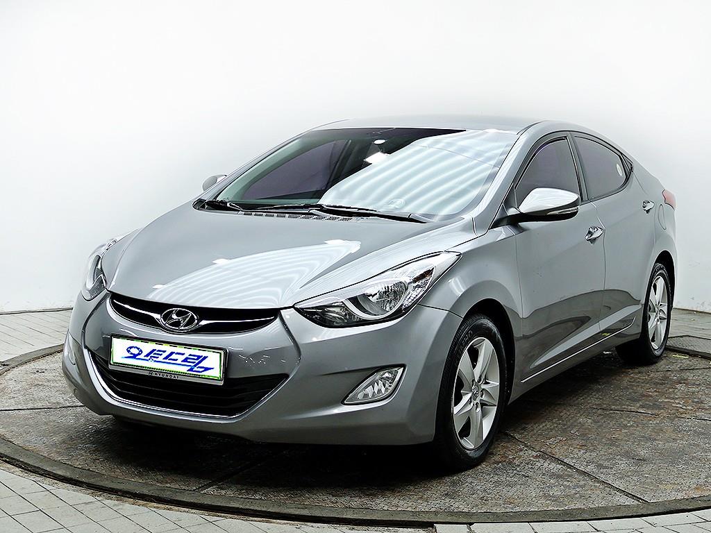 HYUNDAI Avante - Vista 3