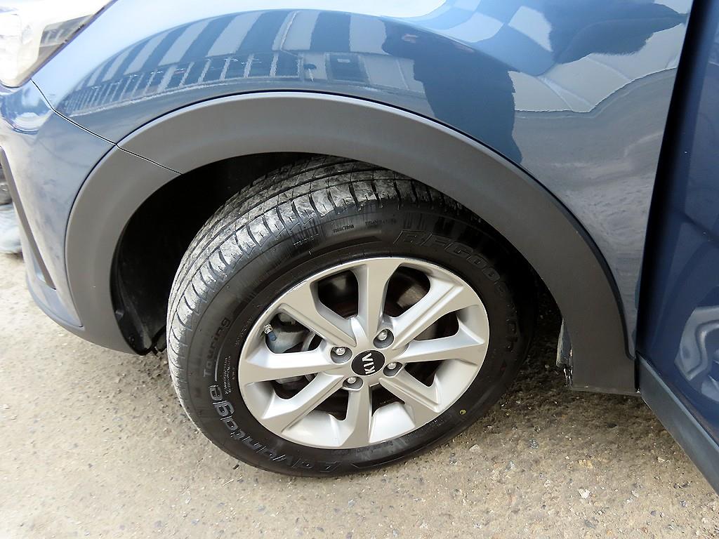 KIA Stonic 2018 Azul - Importación desde Corea - HF Imports Iquique - Foto 17