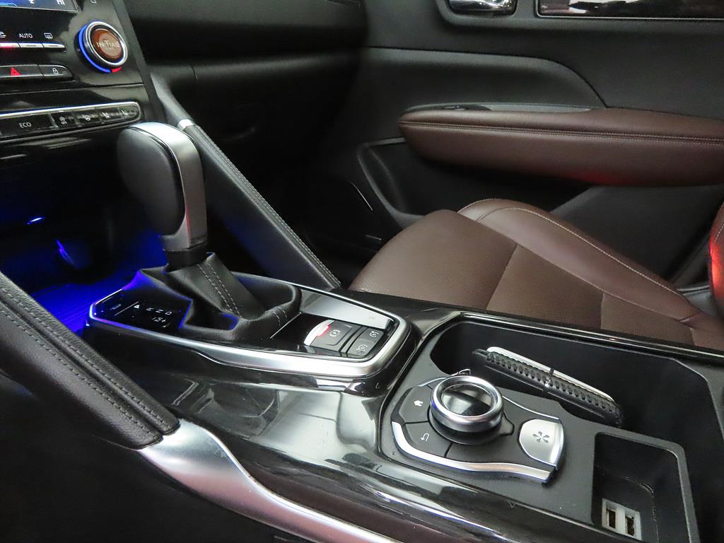 SAMSUNG QM6 - Vista 11