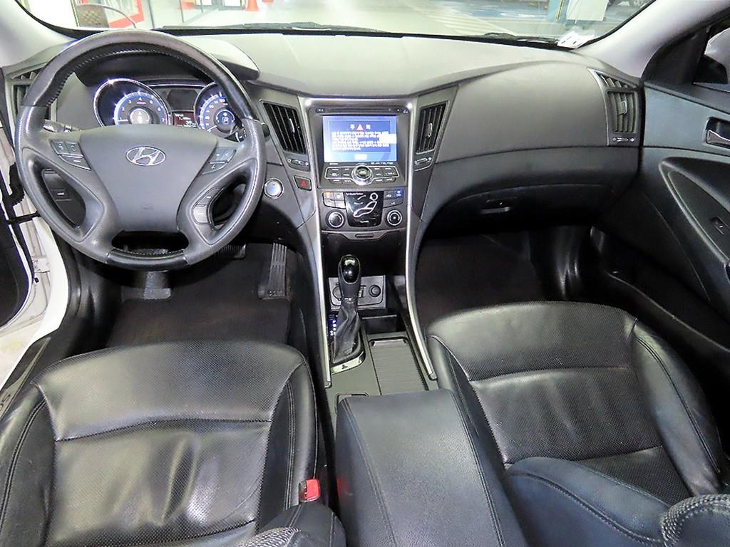 HYUNDAI Sonata - Vista 10