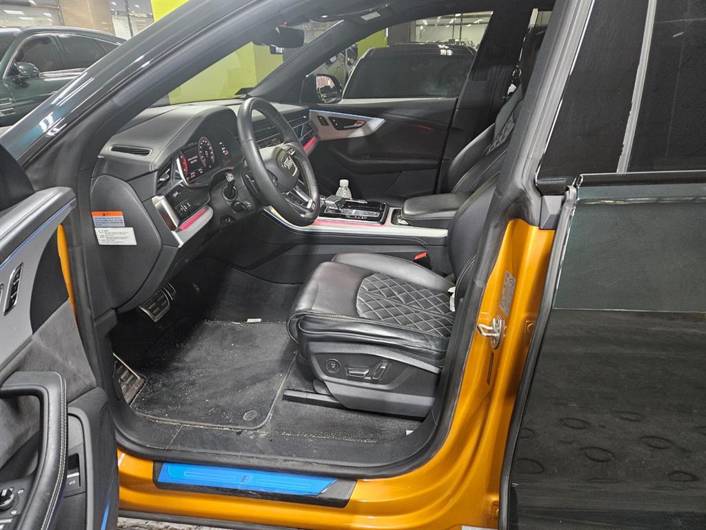 Audi Q8 - Vista 5