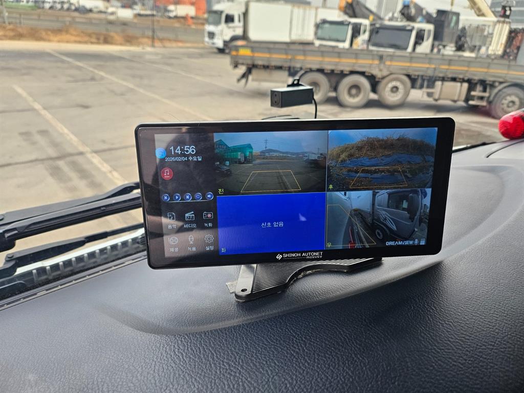 medium and large cargo truck - Vista 11