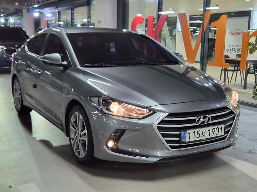 HYUNDAI Avante 2018 Gris - Importación desde Corea - HF Imports Iquique - Foto 1