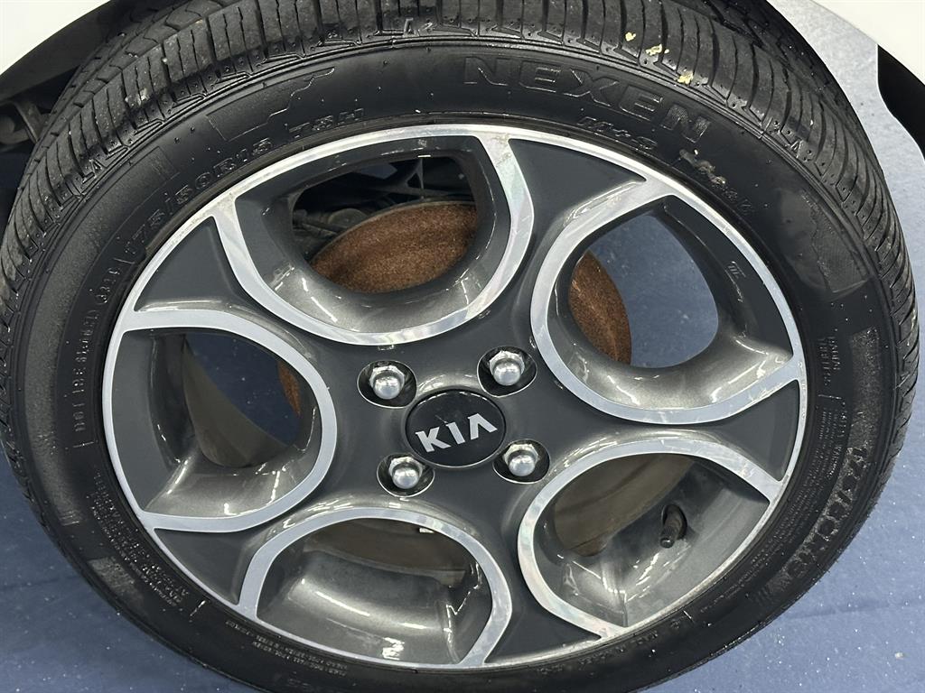 KIA Morning - Vista 5