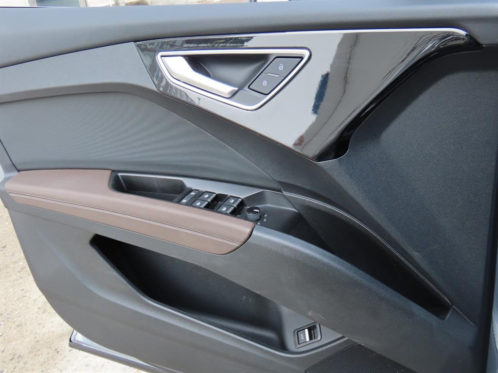 Audi Q4 2023 Gris - Importación desde Corea - HF Imports Iquique - Foto 11