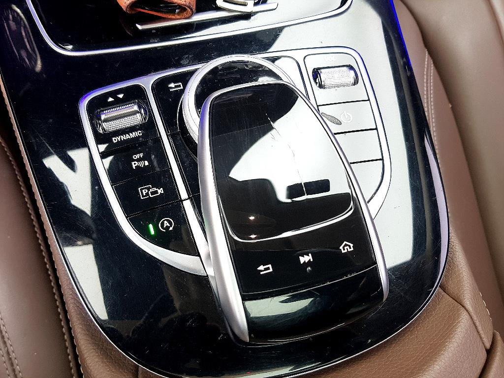 Mercedes Benz E class - Vista 12