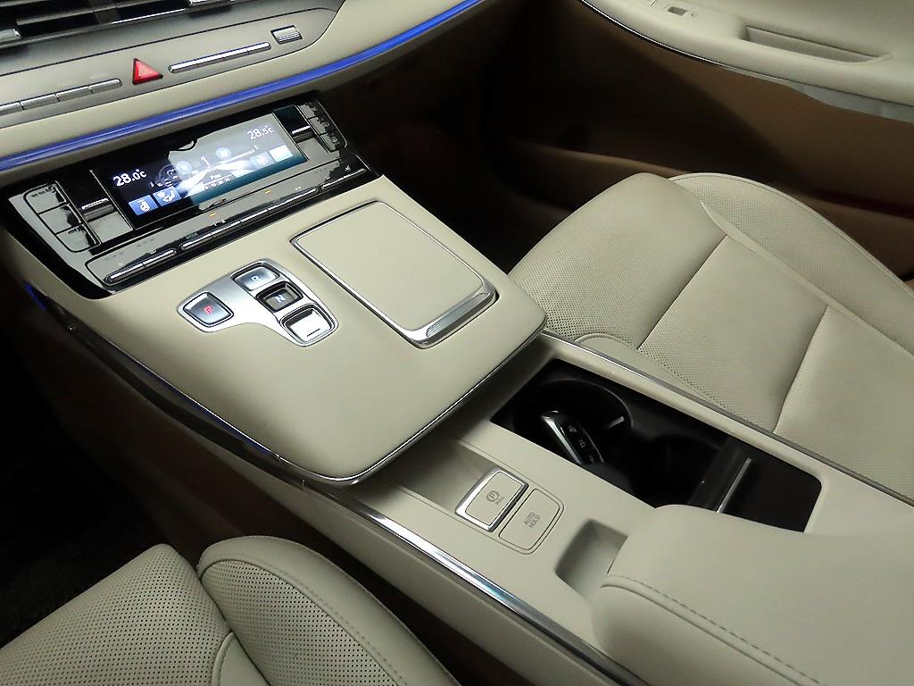 HYUNDAI Grandeur - Vista 10