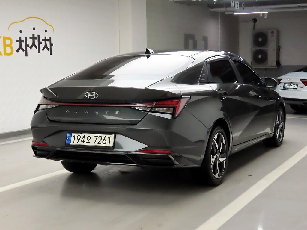 HYUNDAI Avante - Vista 4