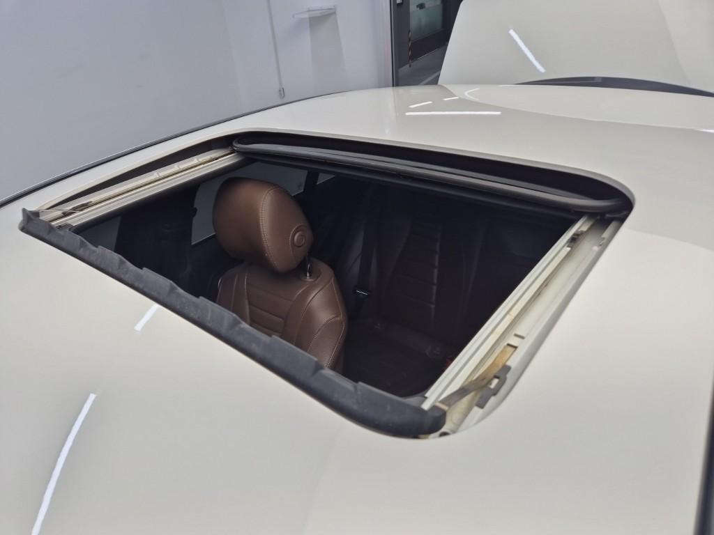 Mercedes Benz E class - Vista 12