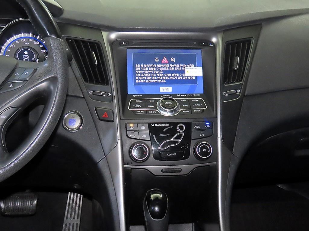 HYUNDAI Sonata - Vista 11