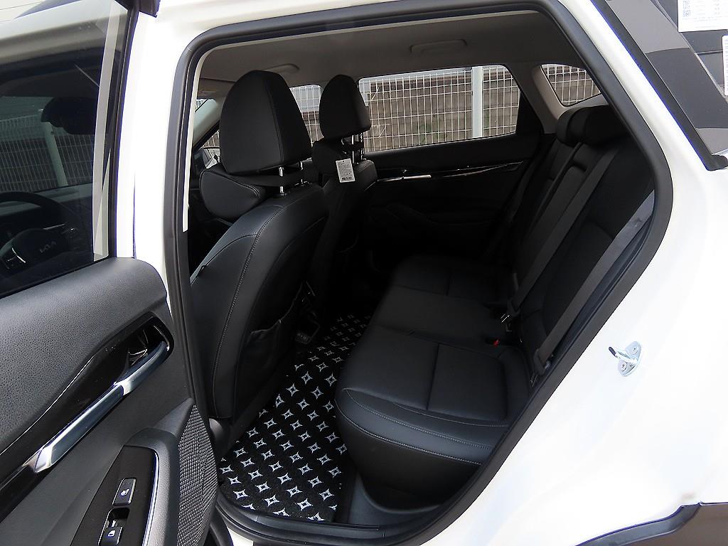 KIA Seltos - Vista 6