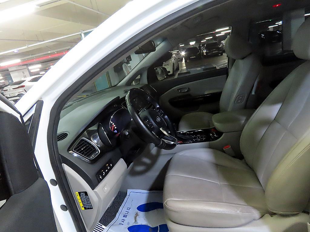 KIA Carnival - Vista 6