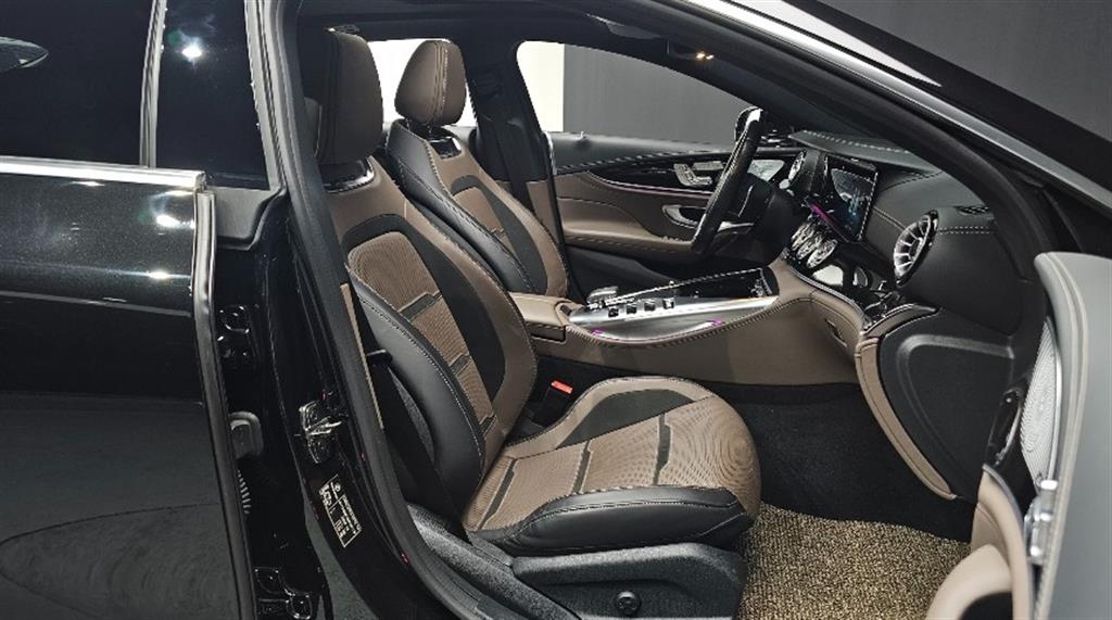 Mercedes Benz AMG GT - Vista 10