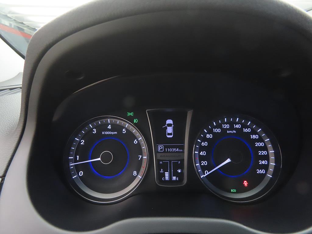 HYUNDAI Grandeur - Vista 9