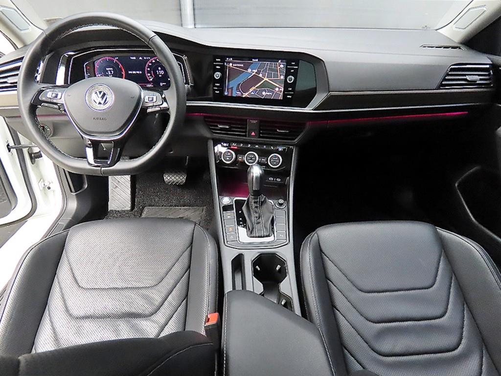 Volkswagen Jetta - Vista 7