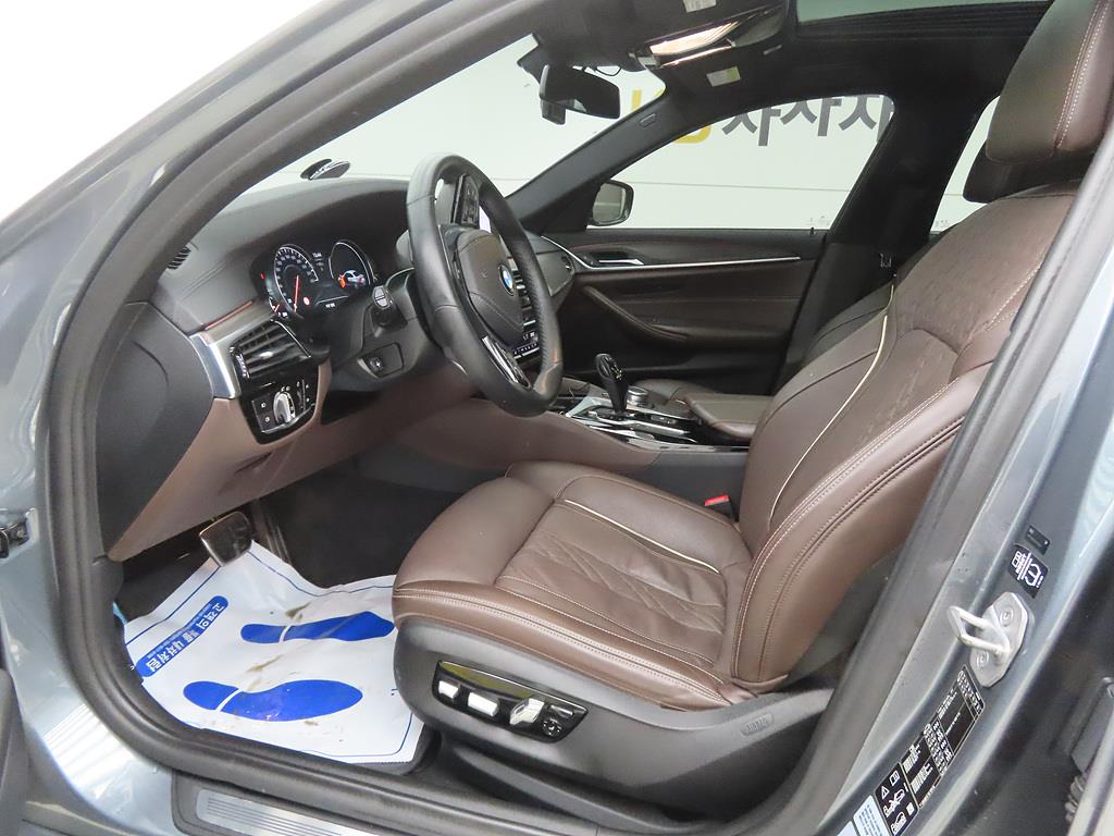 BMW 5 Series - Vista 5