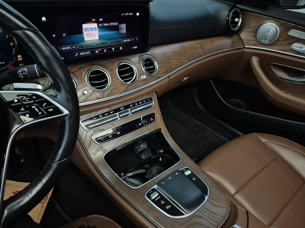 Mercedes Benz E class - Vista 9