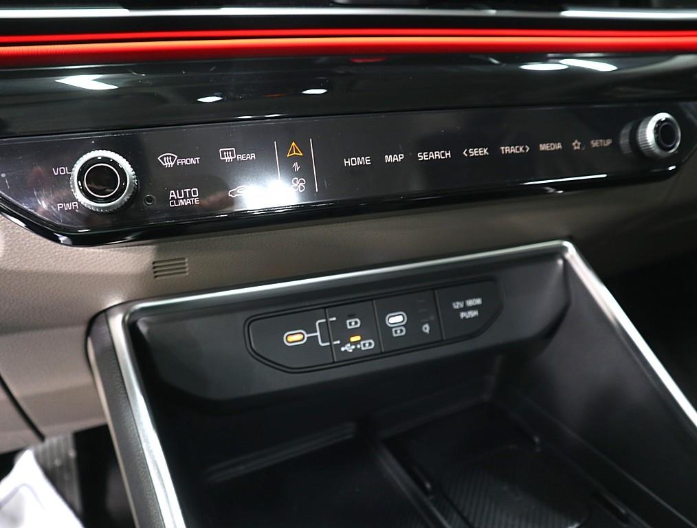 KIA Carnival - Vista 11