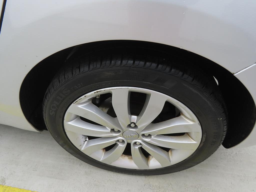 KIA Carens 2016 Plateado - Importación desde Corea - HF Imports Iquique - Foto 20