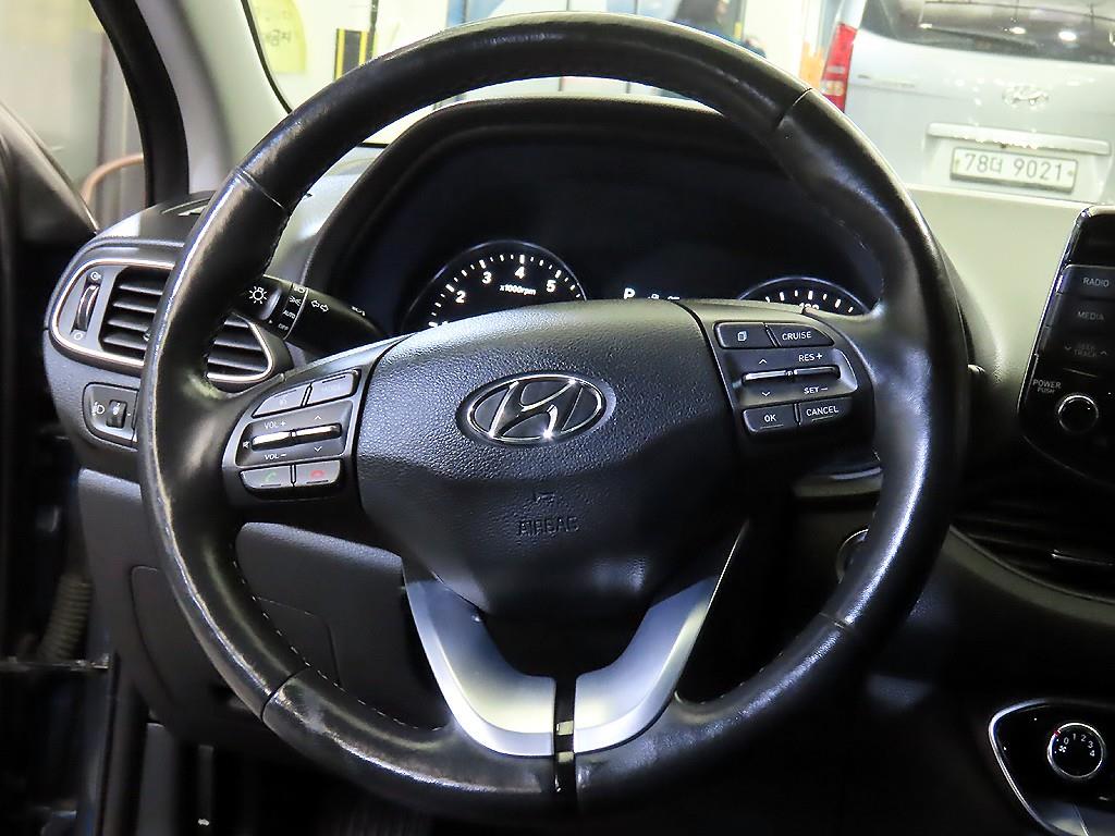 HYUNDAI i30 - Vista 8