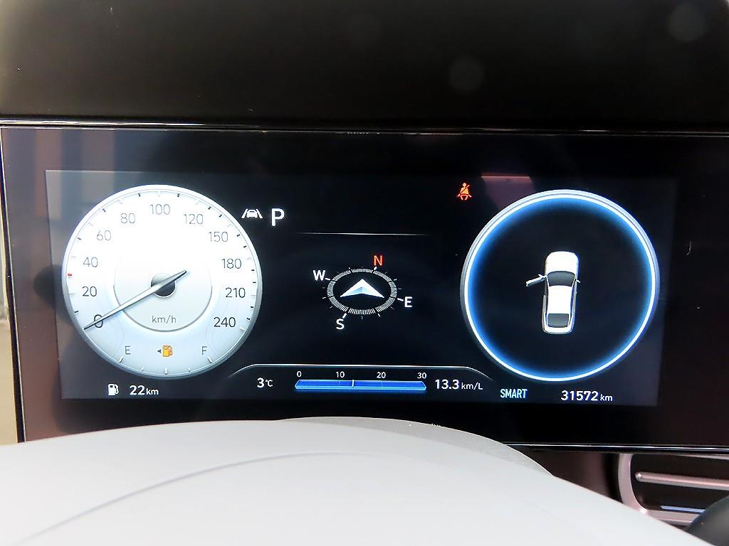 HYUNDAI Avante - Vista 9