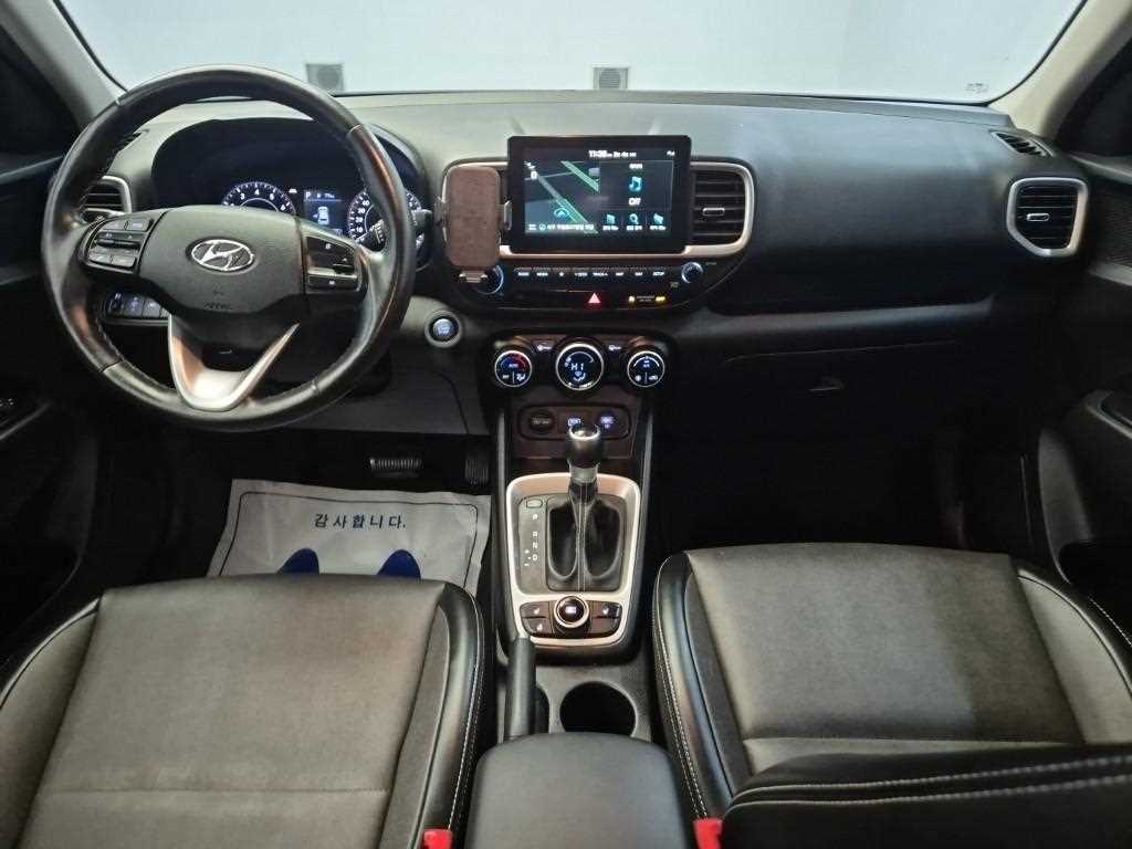 HYUNDAI Venue - Vista 7