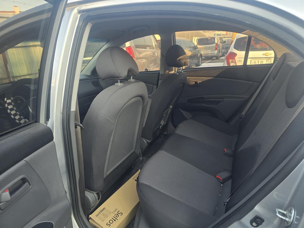 KIA Pride 2010 Plateado - Importación desde Corea - HF Imports Iquique - Foto 16