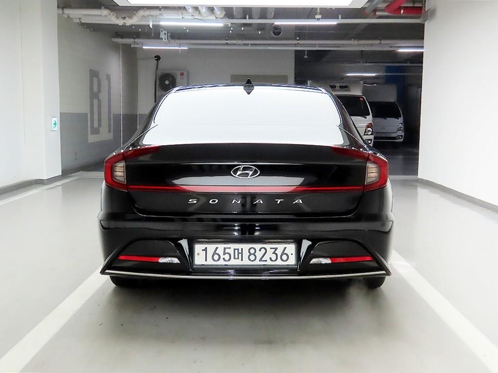 HYUNDAI Sonata - Vista 3