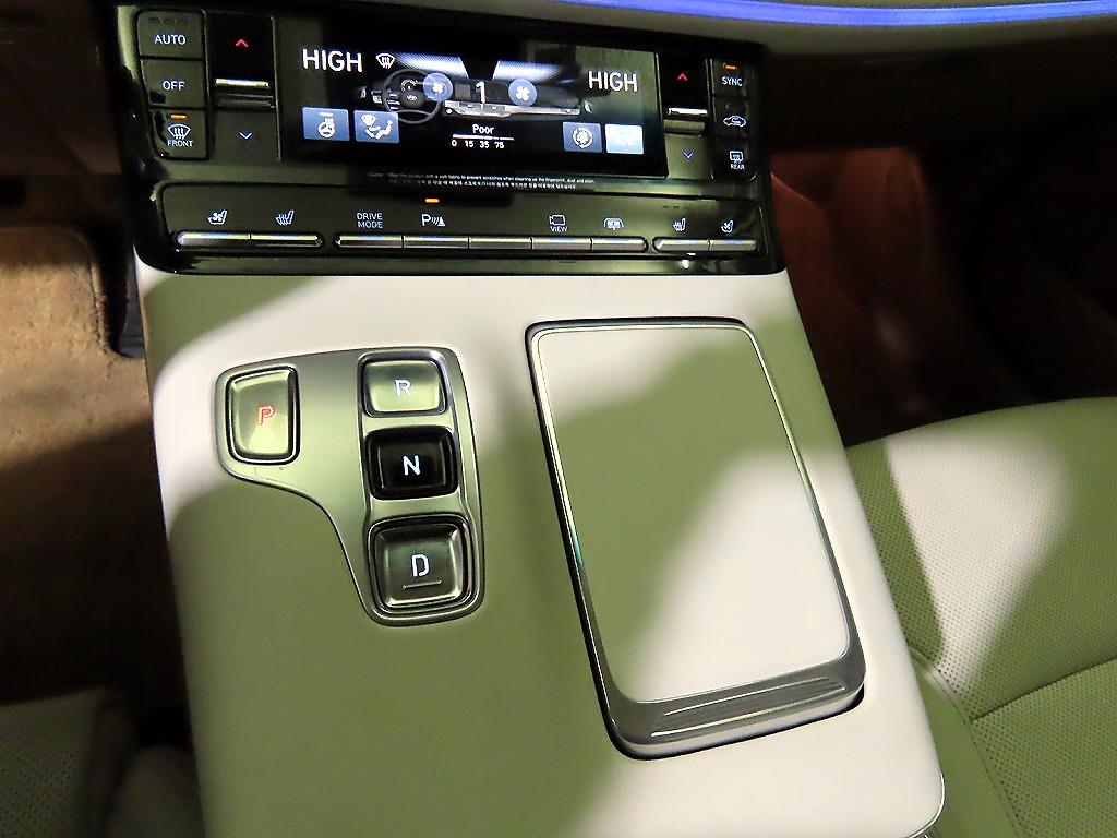 HYUNDAI Grandeur - Vista 12