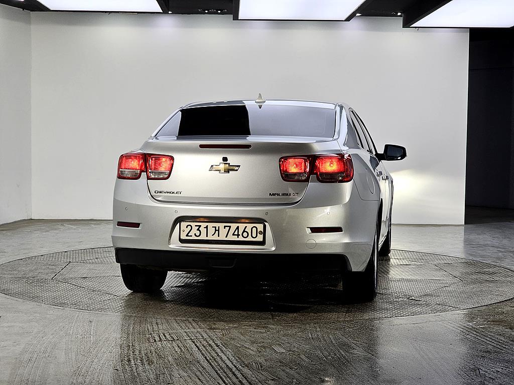 Chevrolet Malibu - Vista 3