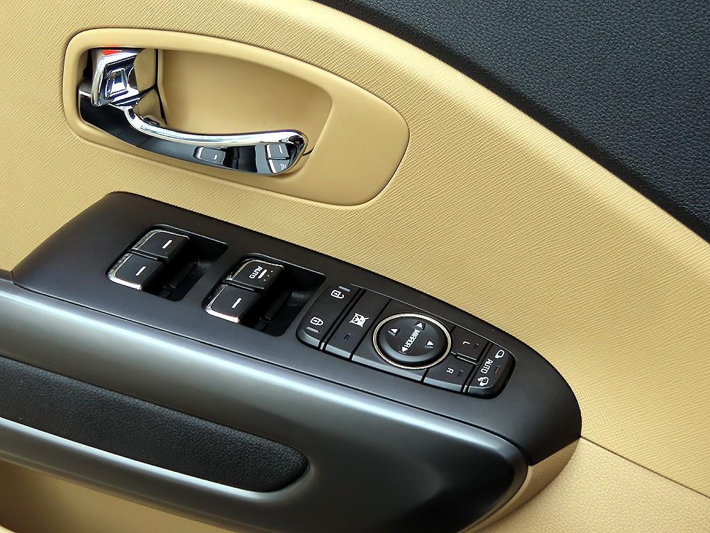 KIA Carnival - Vista 12