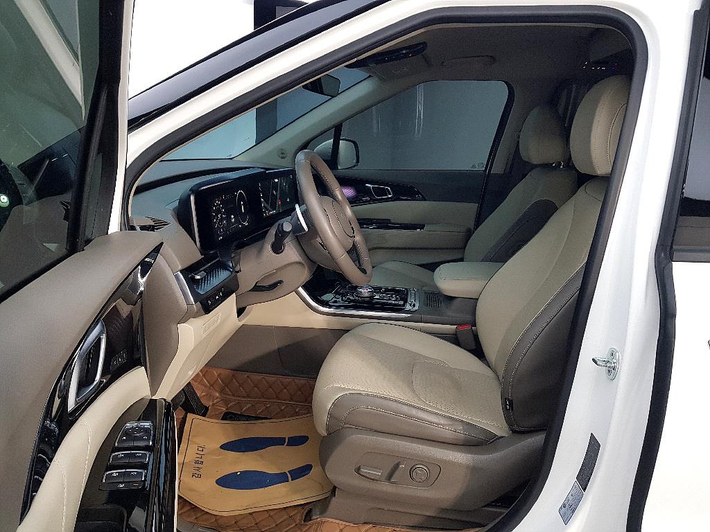 KIA Carnival - Vista 8