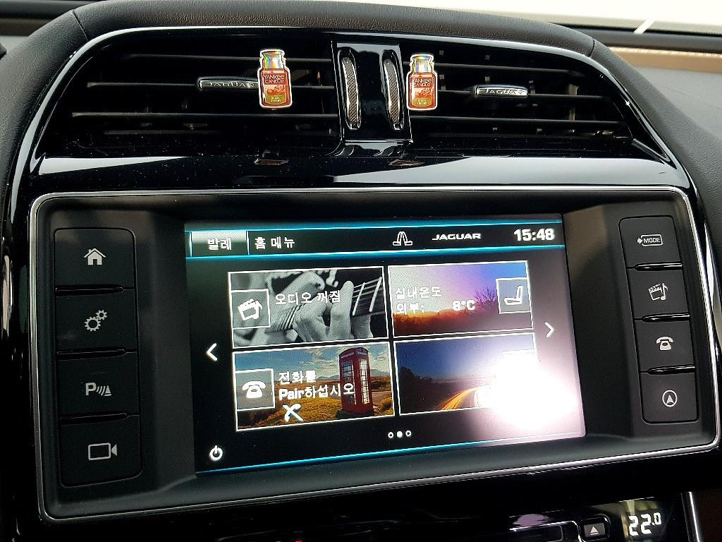 Jaguar XE - Vista 11